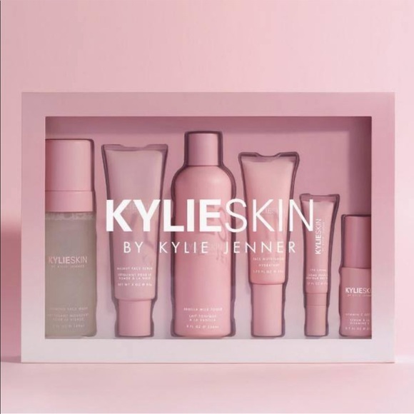 Kylie Cosmetics Other - Kylie skin set